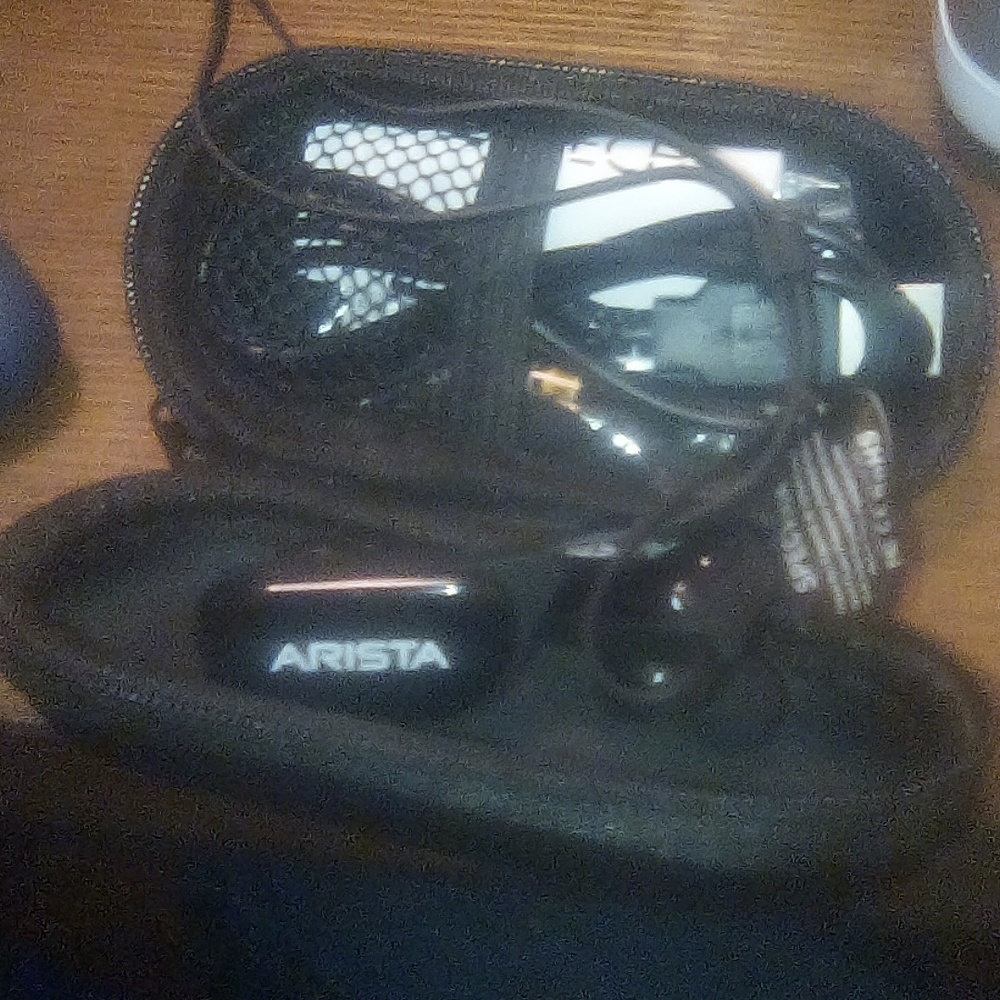 Ear buds - Picture 2 of 2